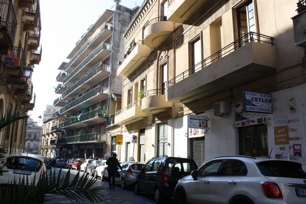 Domus Claudiae Appartamento Catania Esterno foto